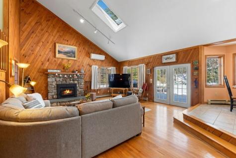 7 Casselton Road Raymond ME 04071