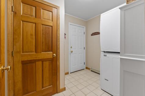 7 Casselton Road Raymond ME 04071