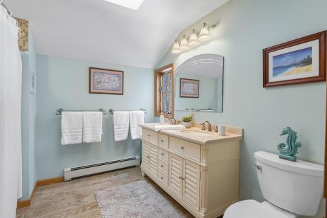 7 Casselton Road Raymond ME 04071