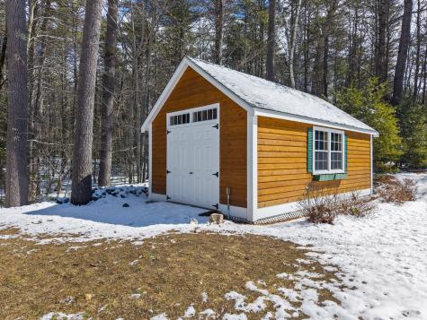 7 Casselton Road Raymond ME 04071