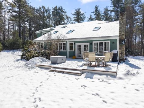 7 Casselton Road Raymond ME 04071