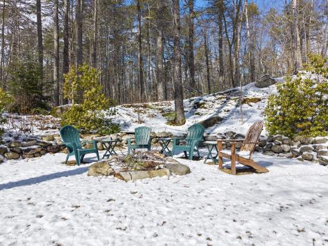 7 Casselton Road Raymond ME 04071