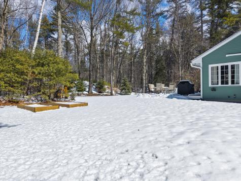 7 Casselton Road Raymond ME 04071