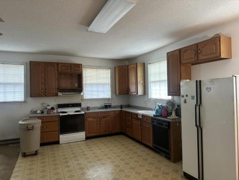 11 Taylor Street Lincoln ME 04457