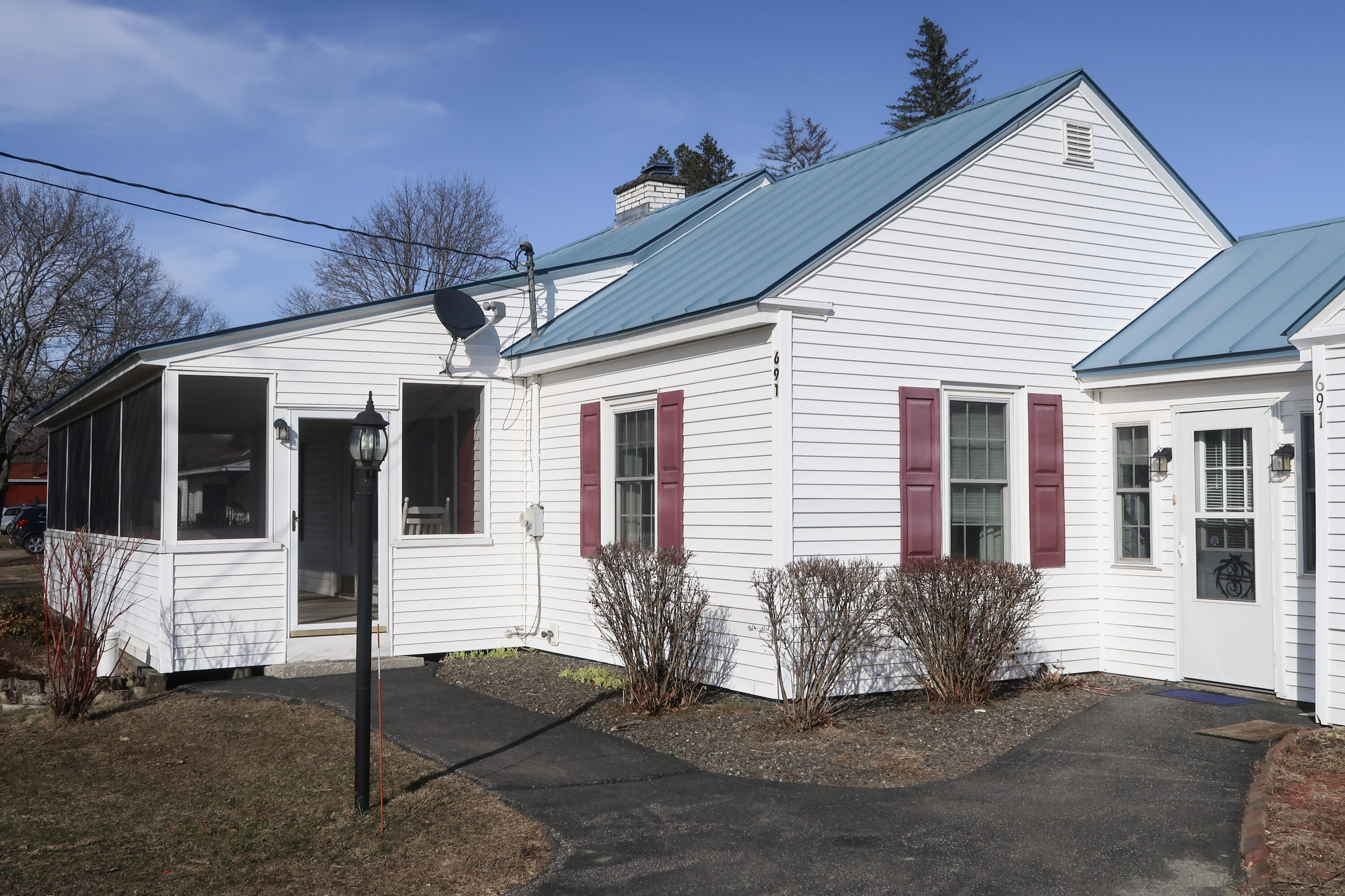 691 W River Road Augusta ME 04330