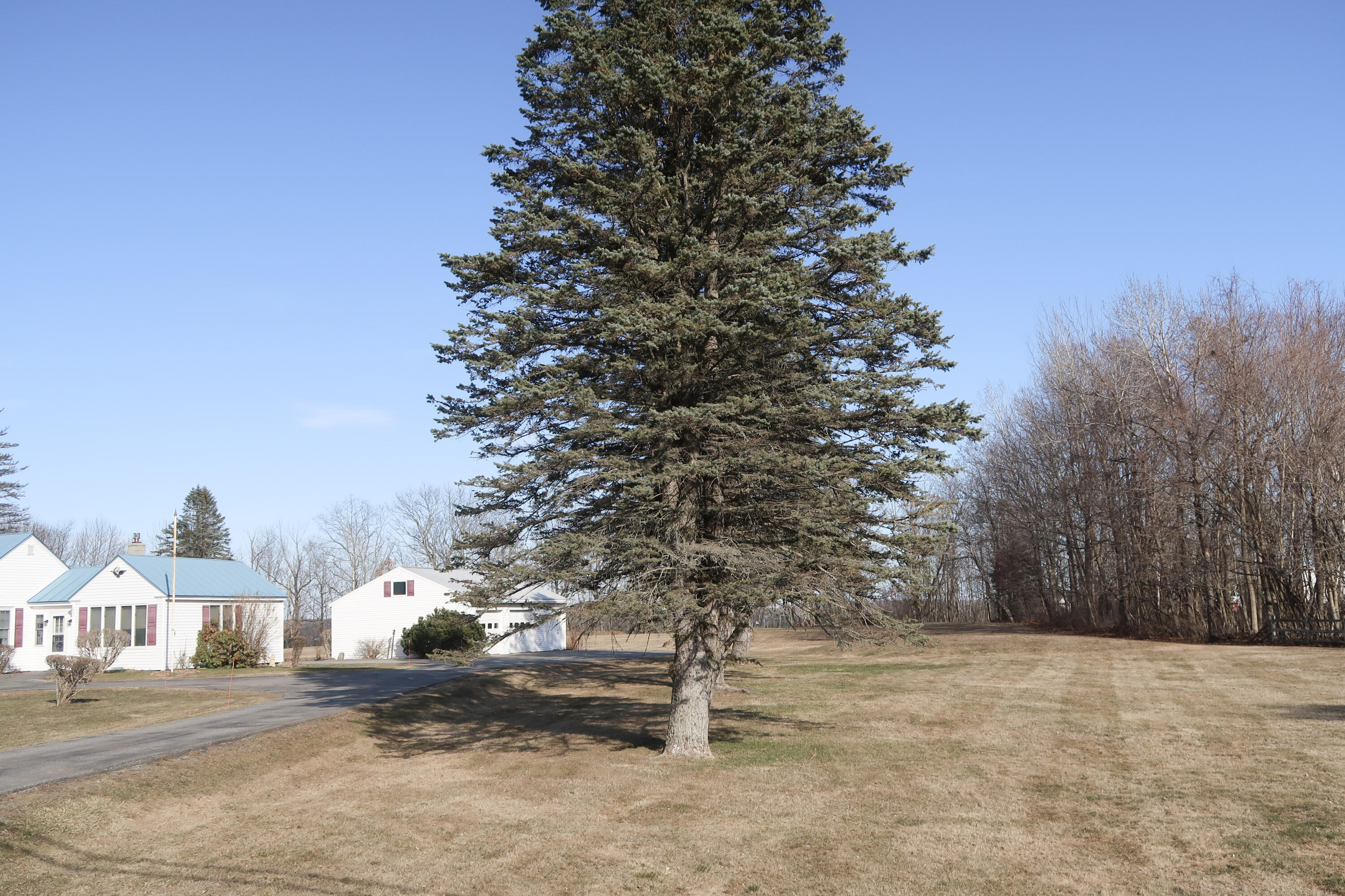 691 W River Road Augusta ME 04330