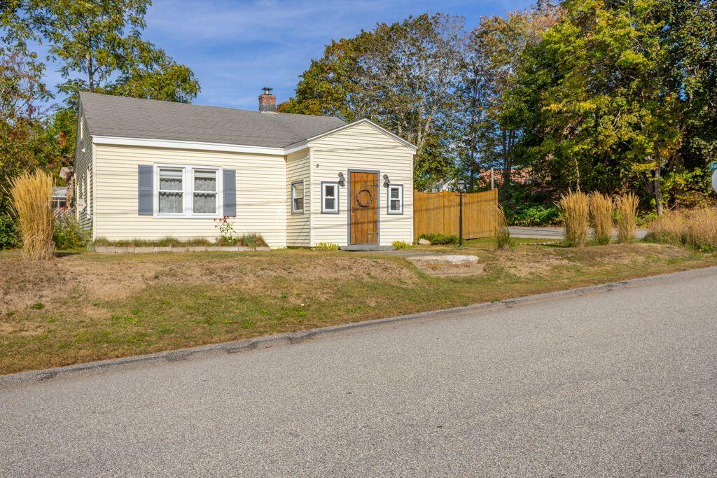 32 Dartmouth Street Biddeford ME 04005