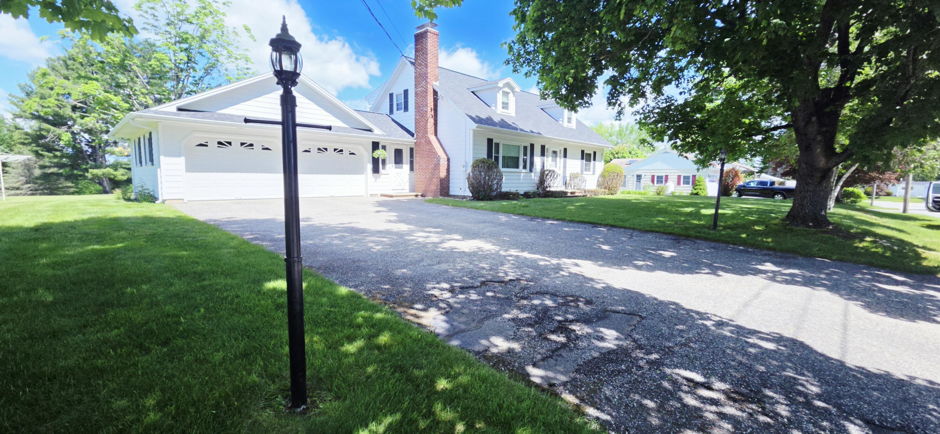 9 Mckinley Drive Lewiston ME 04240