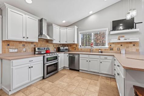 28 Tarkiln Hill Road Raymond ME 04071