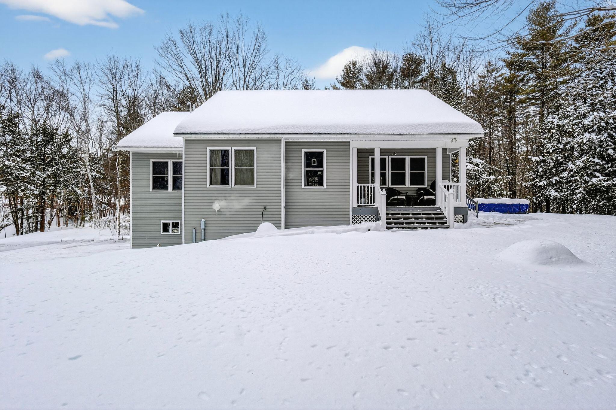 1525 Roosevelt Trail Raymond ME 04071