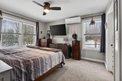 1525 Roosevelt Trail Raymond ME 04071