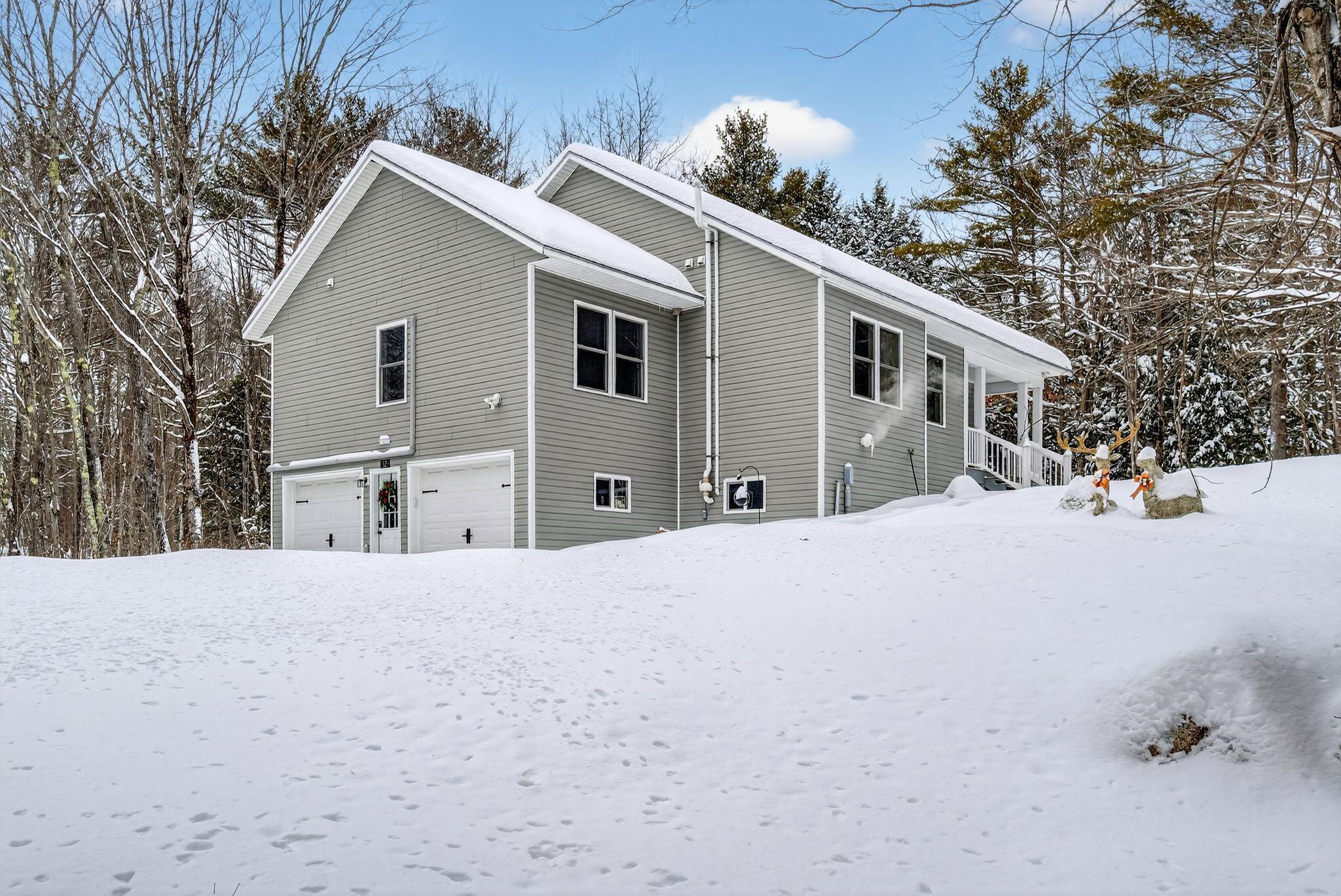 1525 Roosevelt Trail Raymond ME 04071