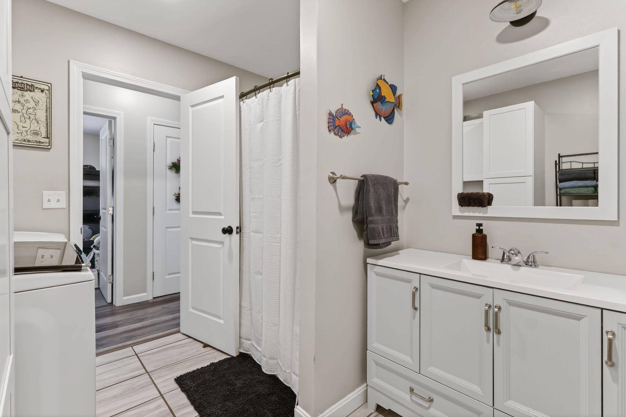 1525 Roosevelt Trail Raymond ME 04071