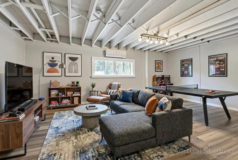 1525 Roosevelt Trail Raymond ME 04071