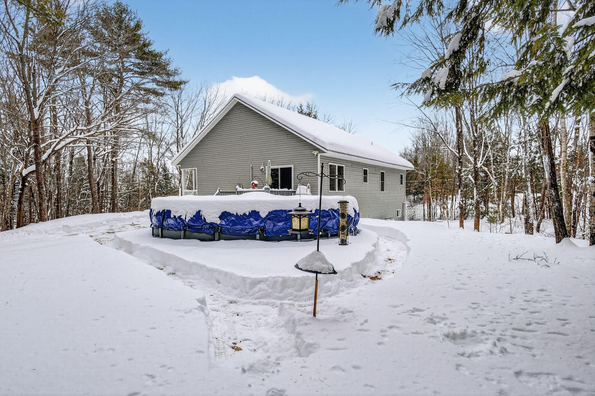 1525 Roosevelt Trail Raymond ME 04071