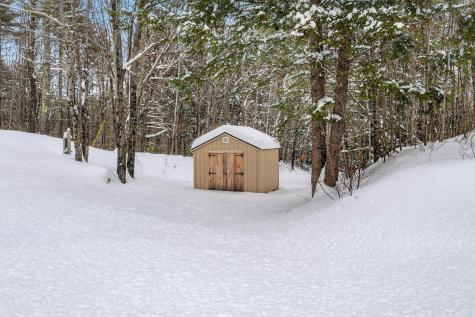 1525 Roosevelt Trail Raymond ME 04071