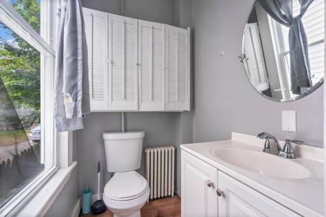 28 Vine Street Auburn ME 04210