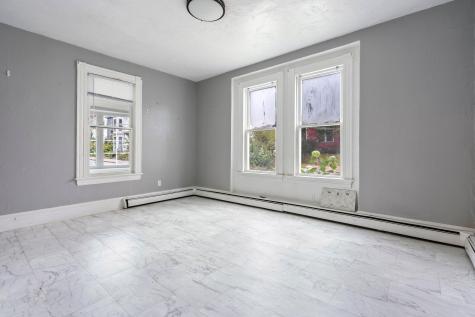 28 Vine Street Auburn ME 04210