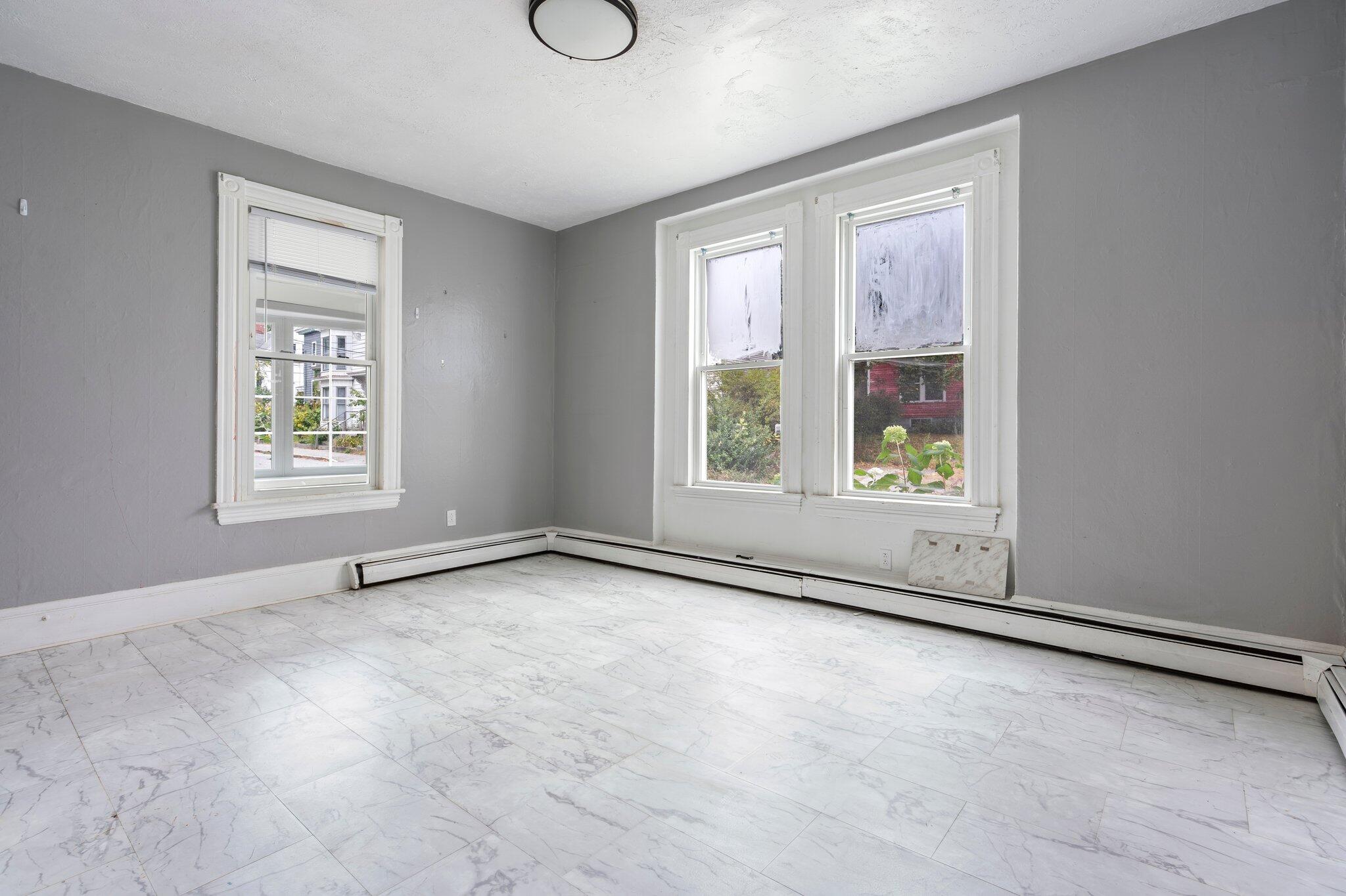 28 Vine Street Auburn ME 04210