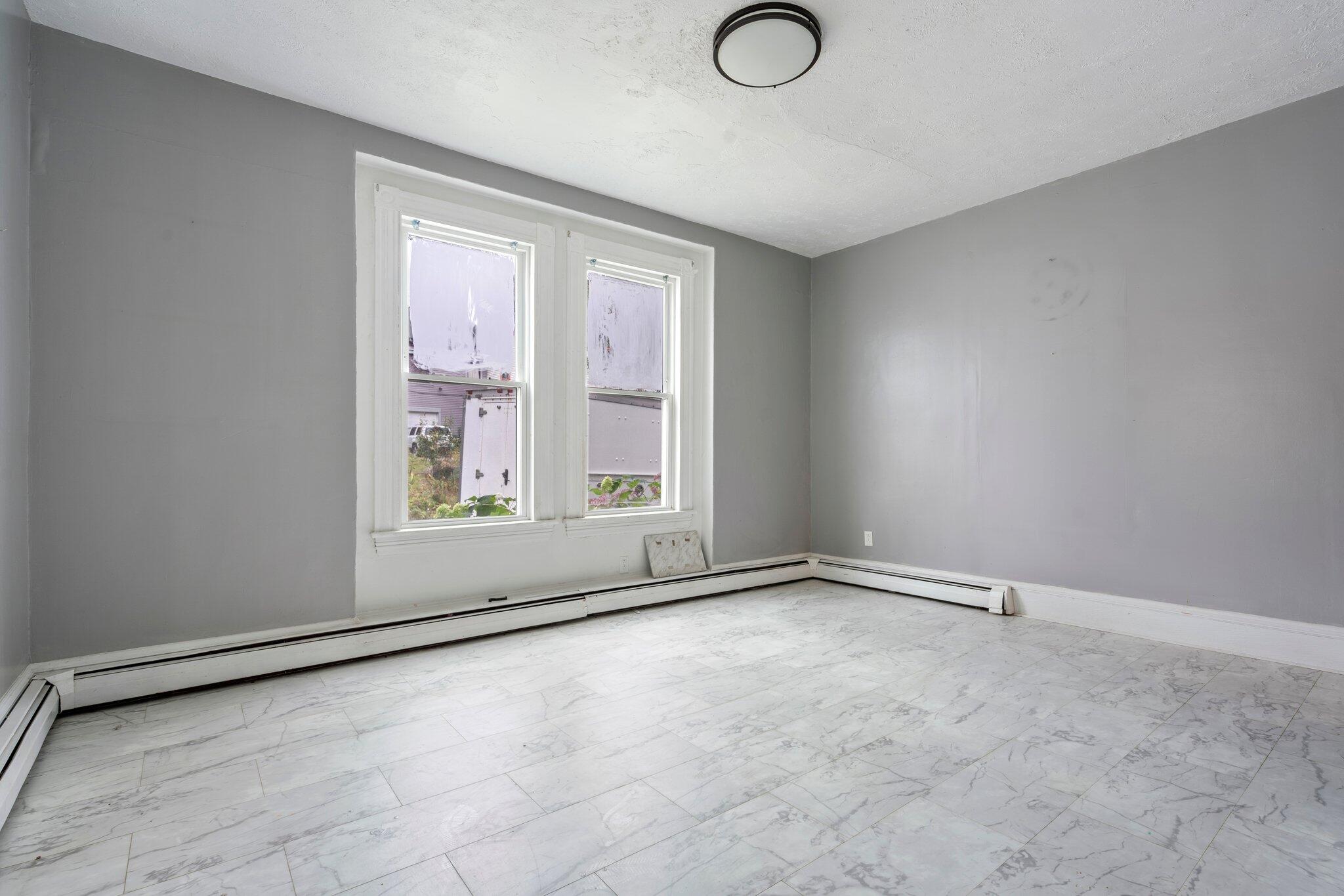 28 Vine Street Auburn ME 04210