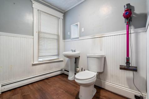 28 Vine Street Auburn ME 04210