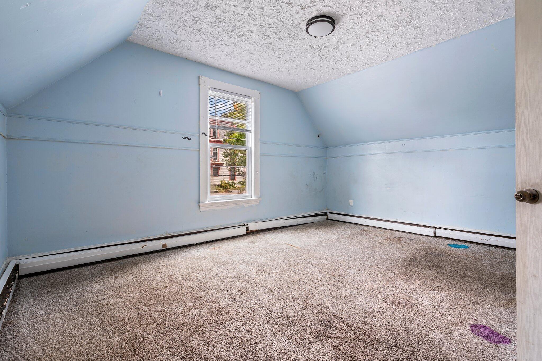 28 Vine Street Auburn ME 04210