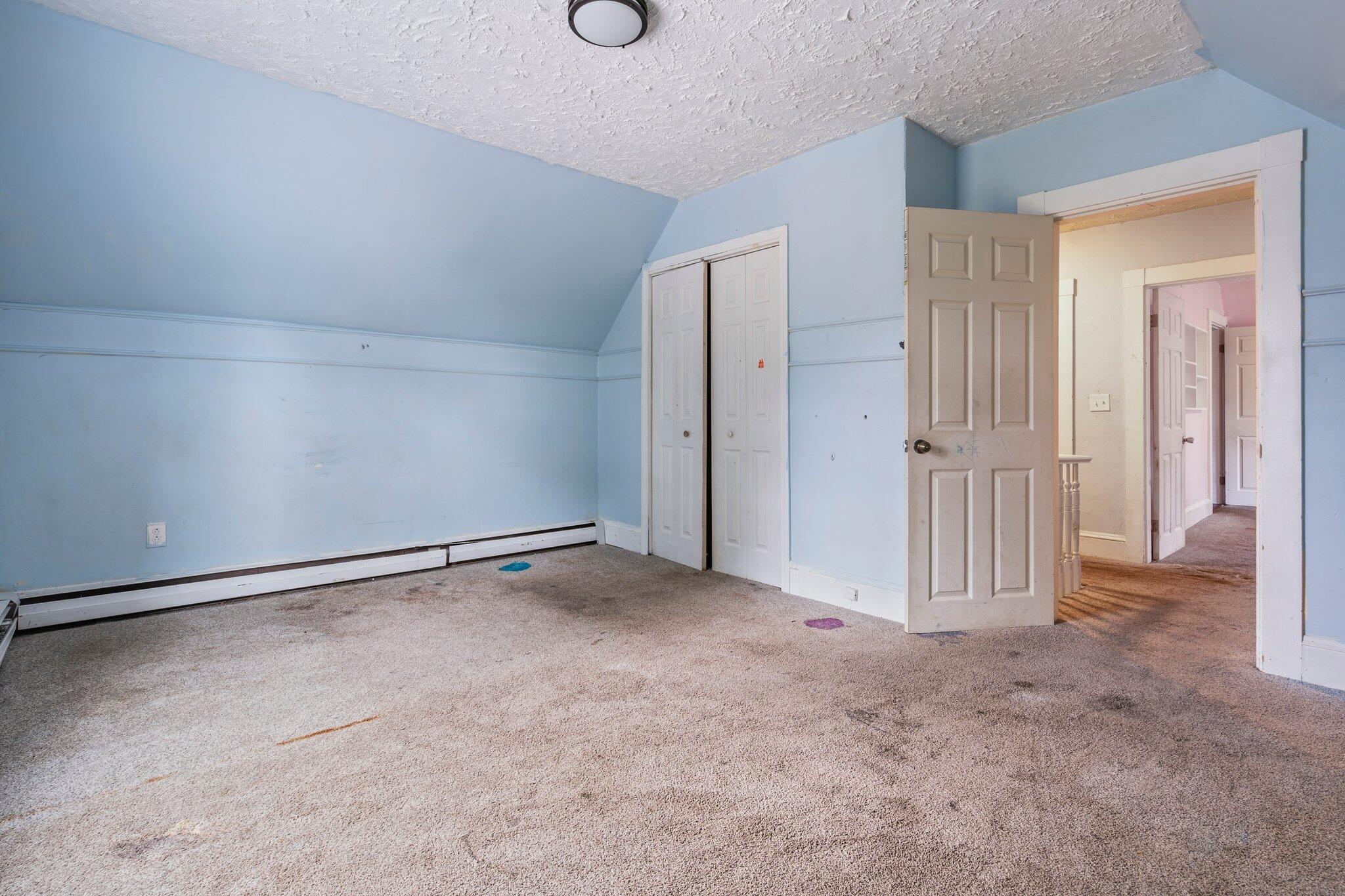 28 Vine Street Auburn ME 04210