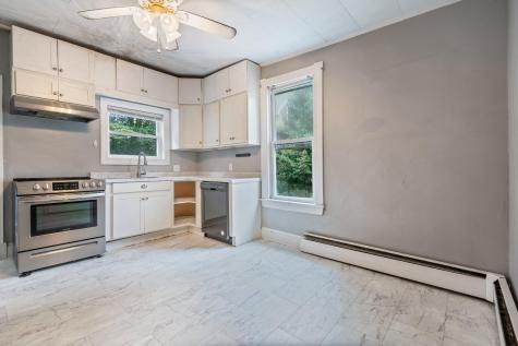 28 Vine Street Auburn ME 04210