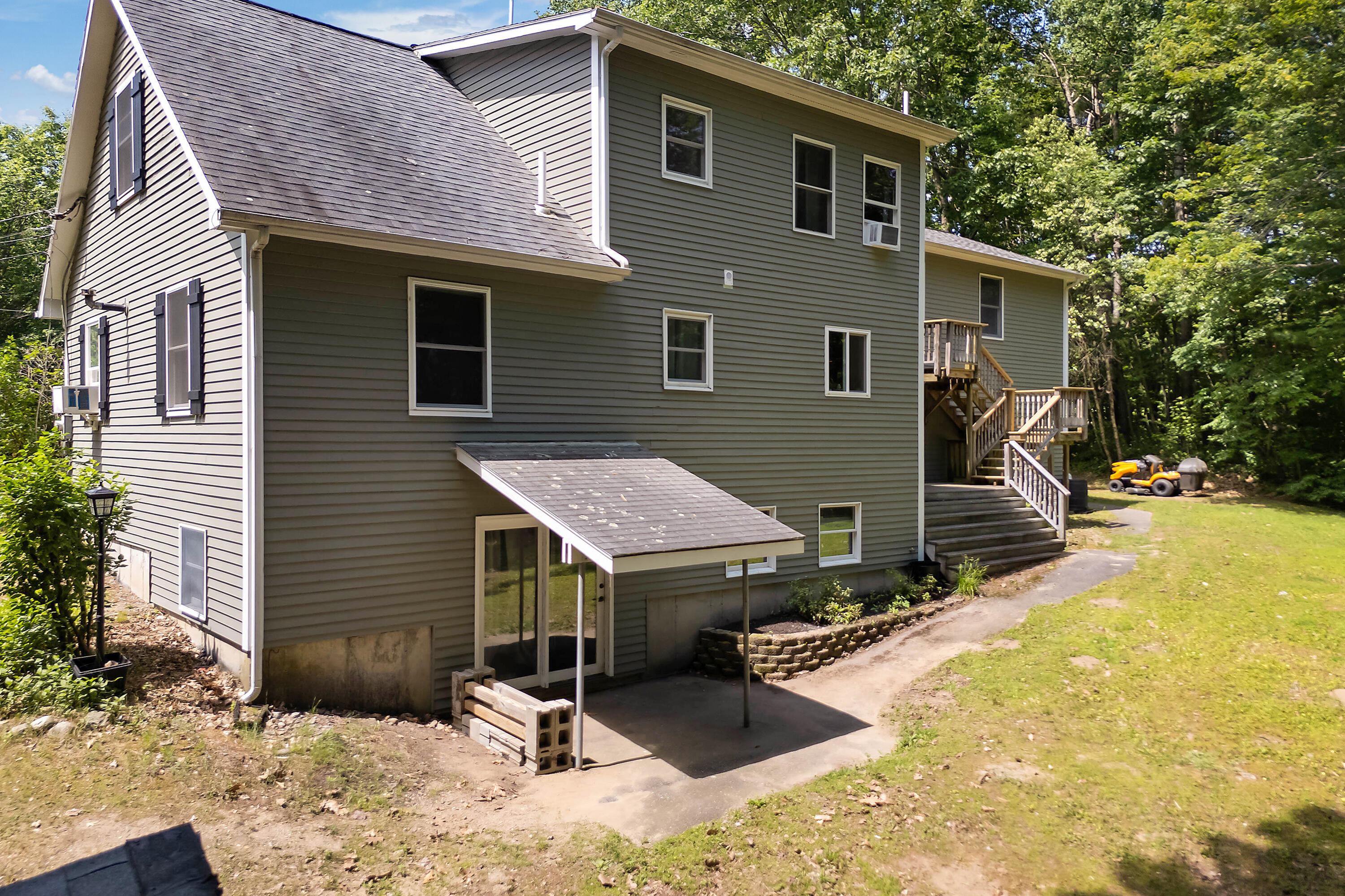 3 Greenwood Lane Lewiston ME 04240