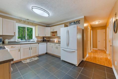 3 Greenwood Lane Lewiston ME 04240