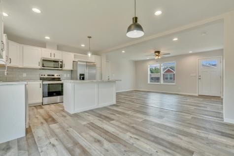 8 Colony Way Kittery ME 03904