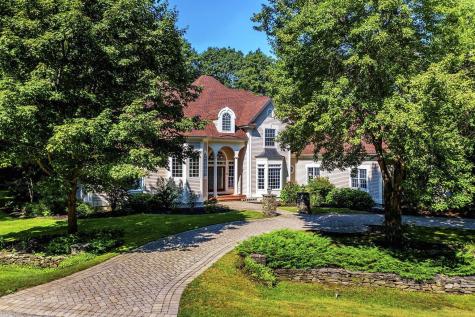 35 Woodlands Drive Falmouth ME 04105
