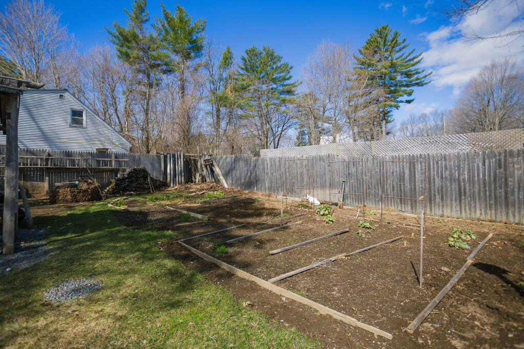 140 Maple Avenue Farmington ME 04938