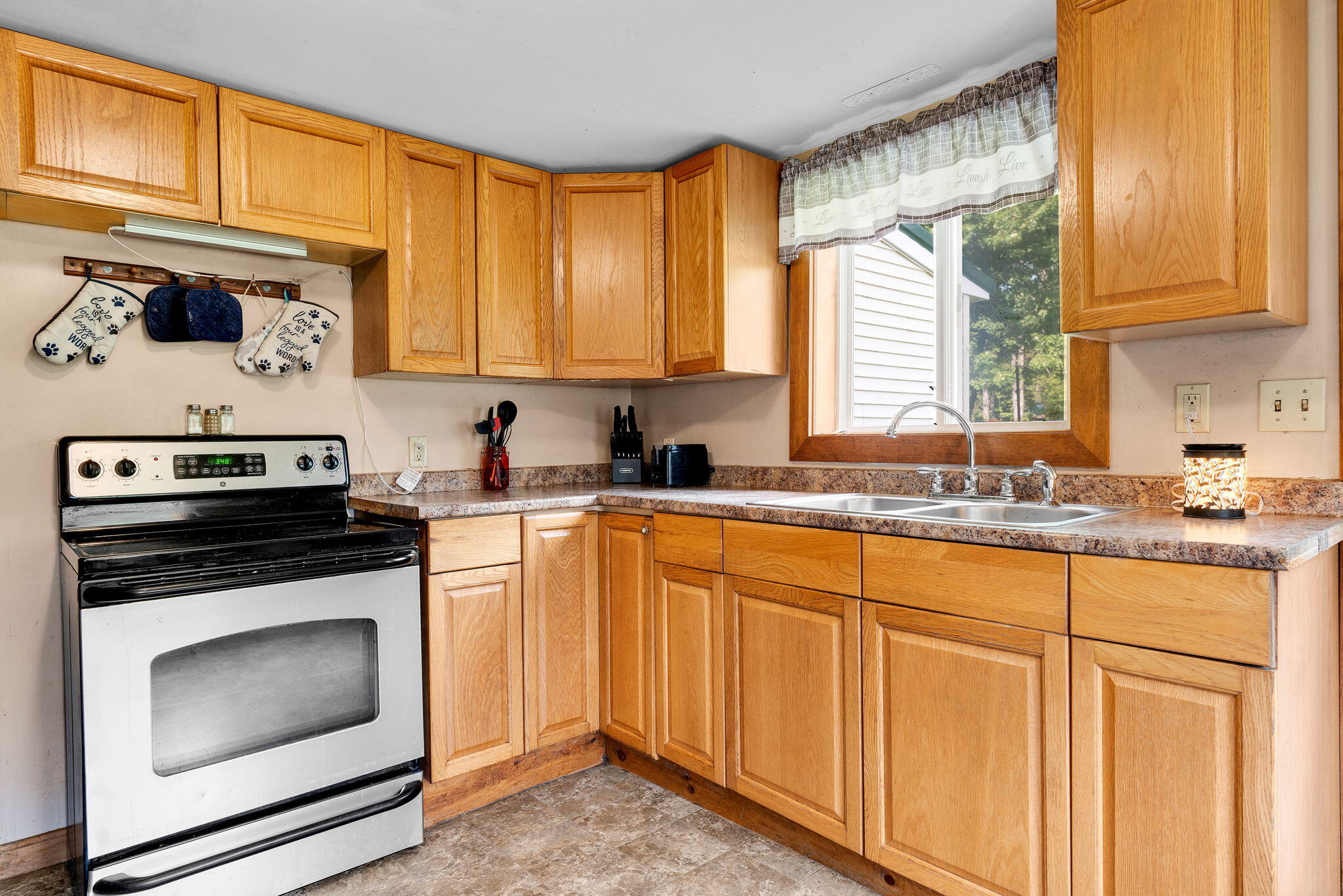 516 Troy Road Detroit ME 04929