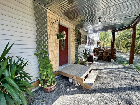 1276 Airline Road Clifton ME 04428