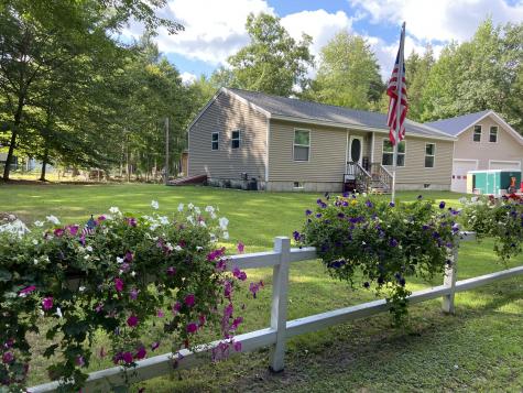 6 Milligan Circle Oxford ME 04270