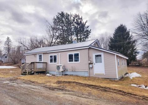 527 Essex Street Dover-foxcroft ME 04426