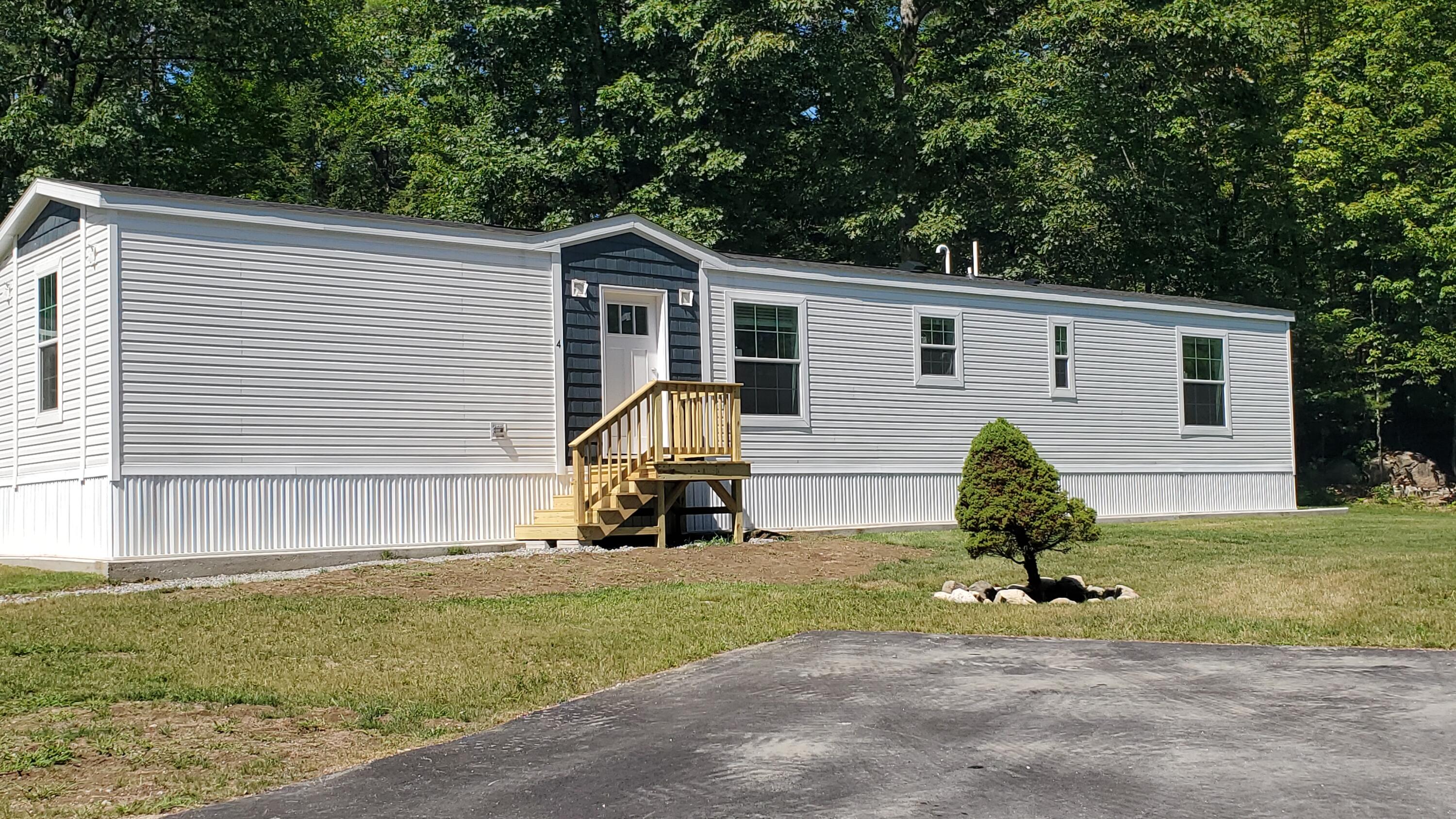 4 Laurik Lane Naples ME 04055