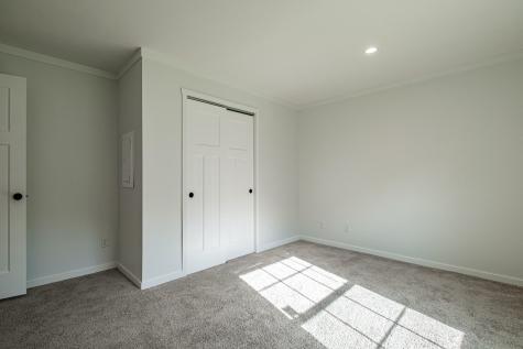 4 Laurik Lane Naples ME 04055