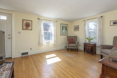 22 Presnell Street Portland ME 04102