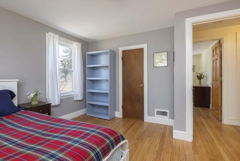 22 Presnell Street Portland ME 04102