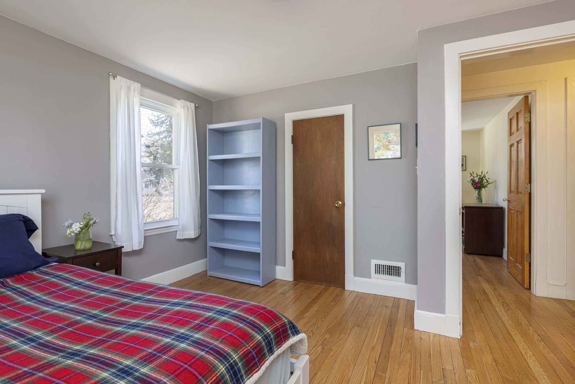 22 Presnell Street Portland ME 04102