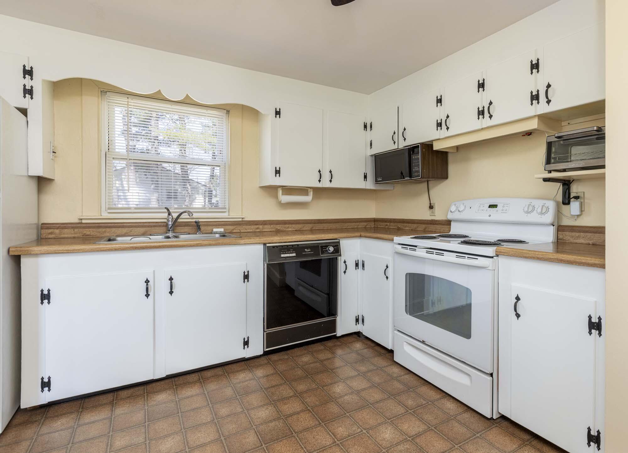 22 Presnell Street Portland ME 04102