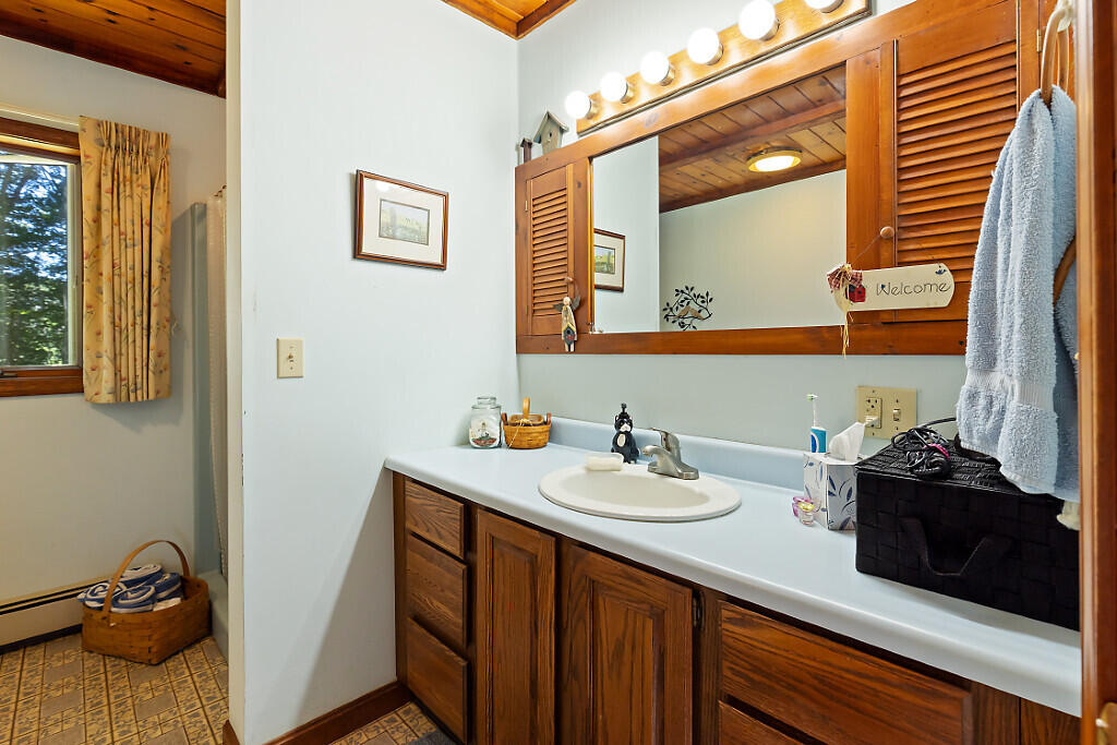 691 Middle Road Dresden ME 04342