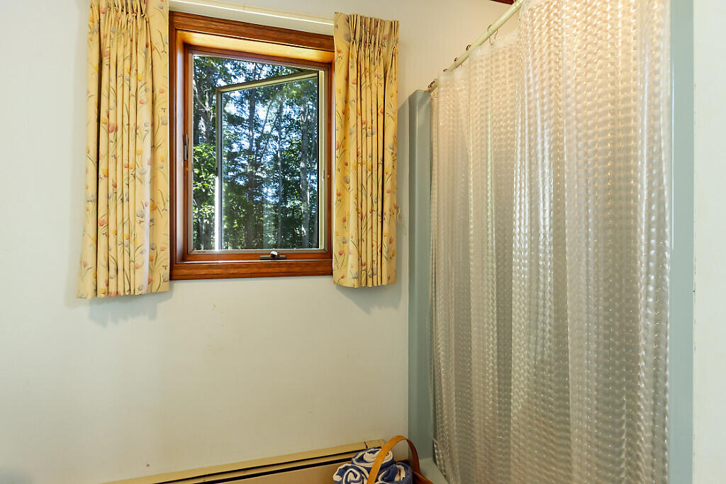 691 Middle Road Dresden ME 04342