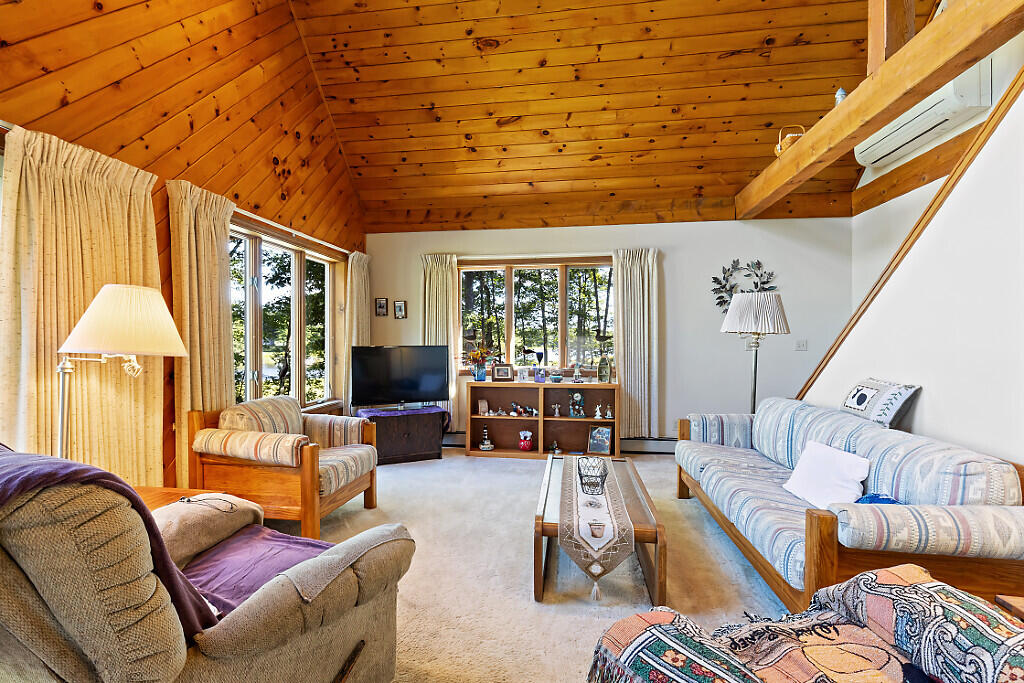 691 Middle Road Dresden ME 04342