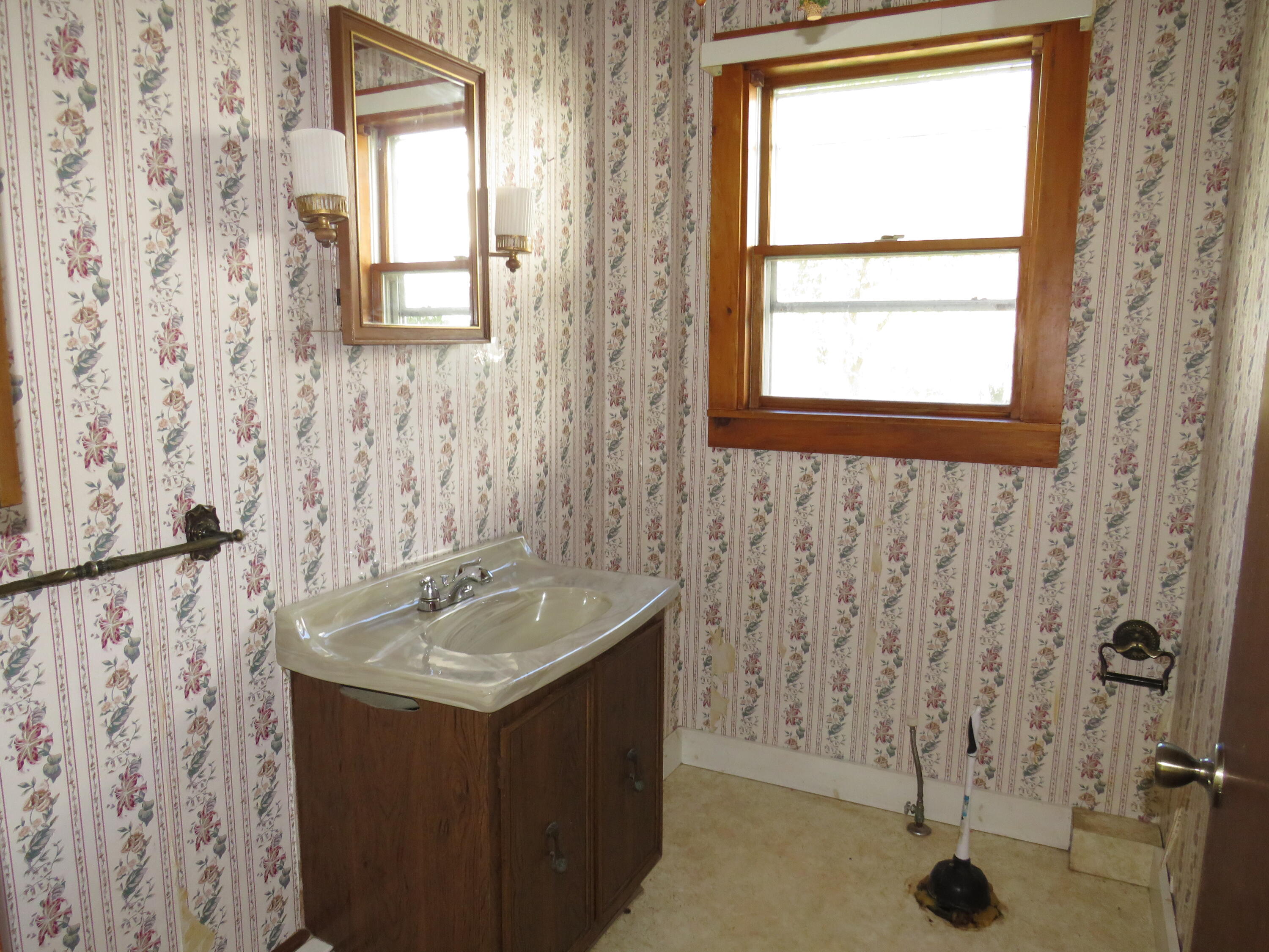 1028 Commercial Street Rockport ME 04856