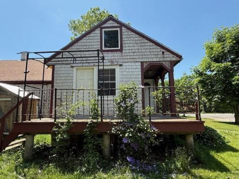 1361 Pleasant Street Blue Hill ME 04614