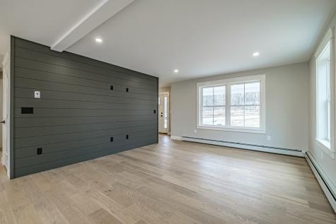 40 Woodbrey Lane Standish ME 04084