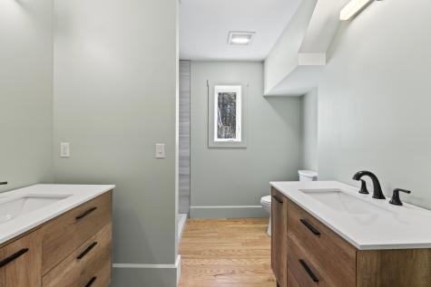 32 Wisteria Lane Harpswell ME 04079